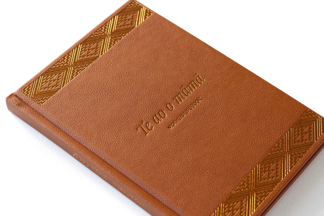 Te Ao Māmā - Mothers life book